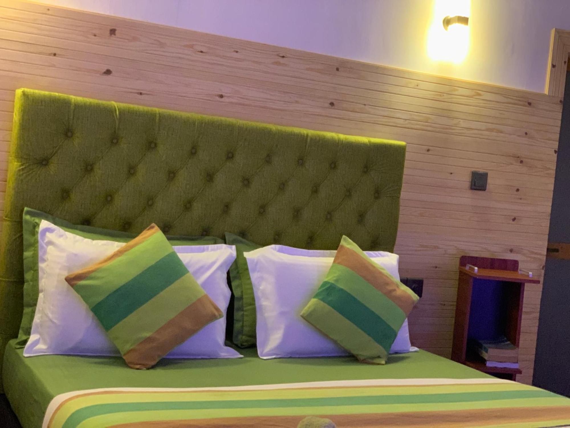 Mc Queen Homestay Ella Eksteriør bilde