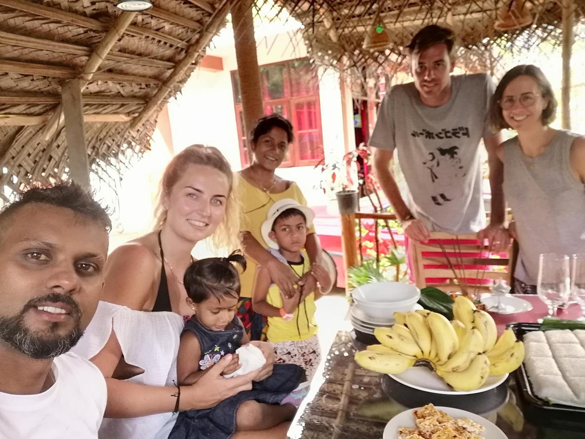 Mc Queen Homestay Ella Eksteriør bilde